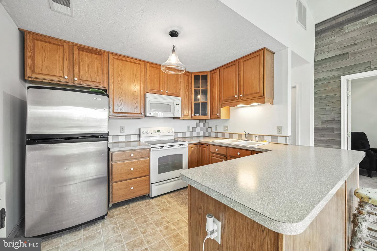 15-B1 DEAKEN CIR, STRASBURG, Virginia 22657, 2 Bedrooms Bedrooms, 8 Rooms Rooms,2 BathroomsBathrooms,Residential,For sale,15-B1 DEAKEN CIR,VASH2012182 MLS # VASH2012182