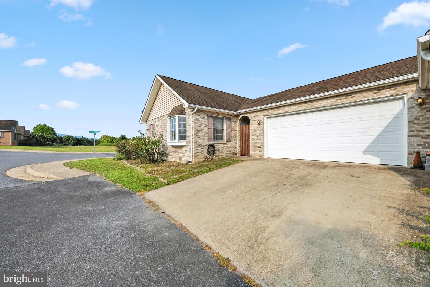 15-B1 DEAKEN CIR, STRASBURG, Virginia 22657, 2 Bedrooms Bedrooms, 8 Rooms Rooms,2 BathroomsBathrooms,Residential,For sale,15-B1 DEAKEN CIR,VASH2012182 MLS # VASH2012182