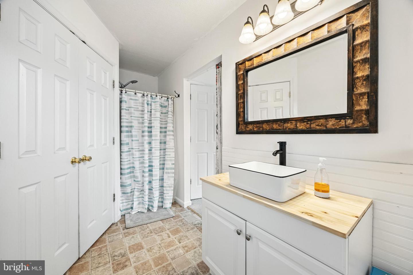15-B1 DEAKEN CIR, STRASBURG, Virginia 22657, 2 Bedrooms Bedrooms, 8 Rooms Rooms,2 BathroomsBathrooms,Residential,For sale,15-B1 DEAKEN CIR,VASH2012182 MLS # VASH2012182
