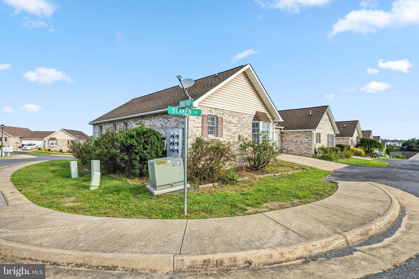 15-B1 DEAKEN CIR, STRASBURG, Virginia 22657, 2 Bedrooms Bedrooms, 8 Rooms Rooms,2 BathroomsBathrooms,Residential,For sale,15-B1 DEAKEN CIR,VASH2012182 MLS # VASH2012182