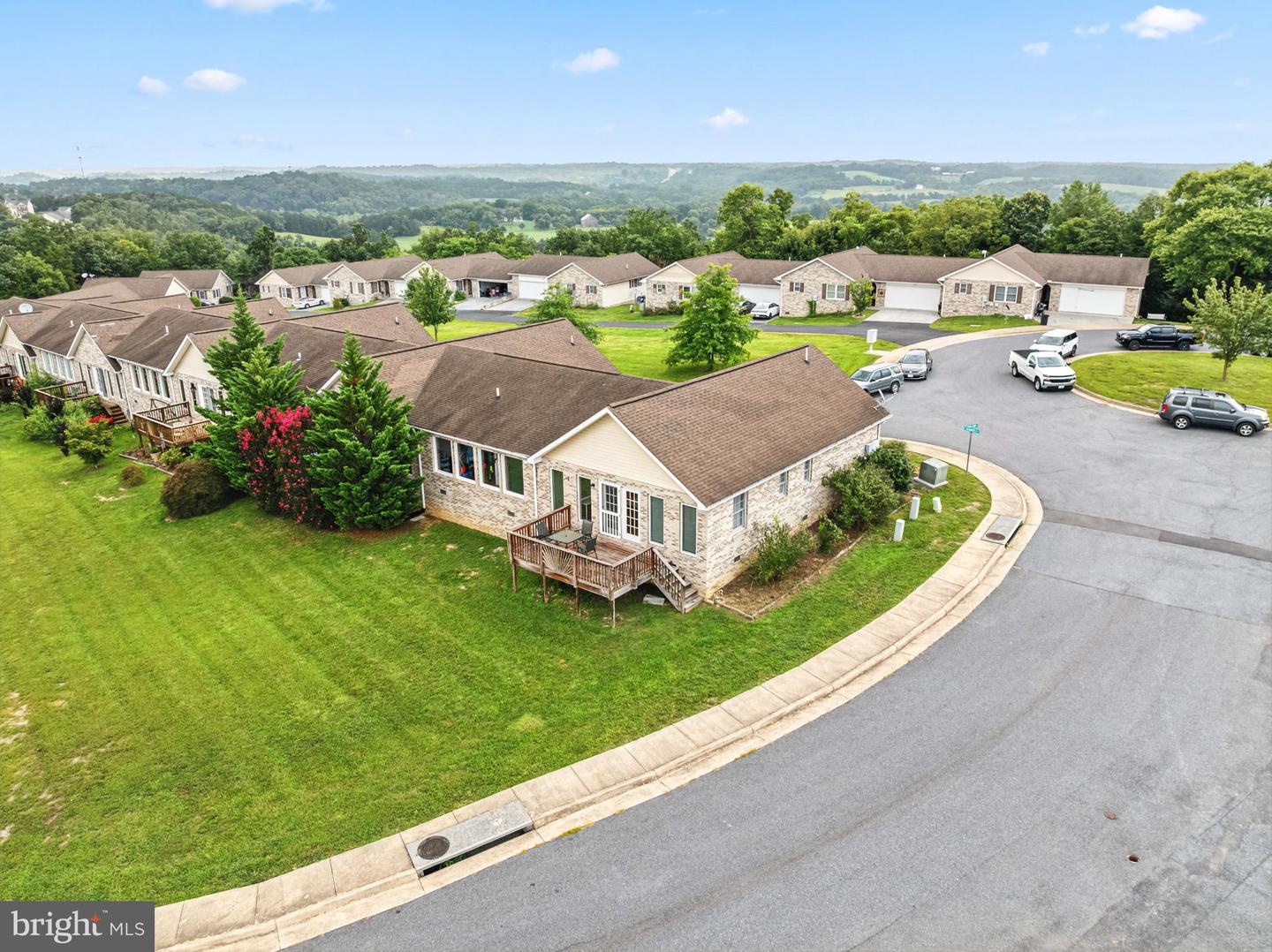 15-B1 DEAKEN CIR, STRASBURG, Virginia 22657, 2 Bedrooms Bedrooms, 8 Rooms Rooms,2 BathroomsBathrooms,Residential,For sale,15-B1 DEAKEN CIR,VASH2012182 MLS # VASH2012182