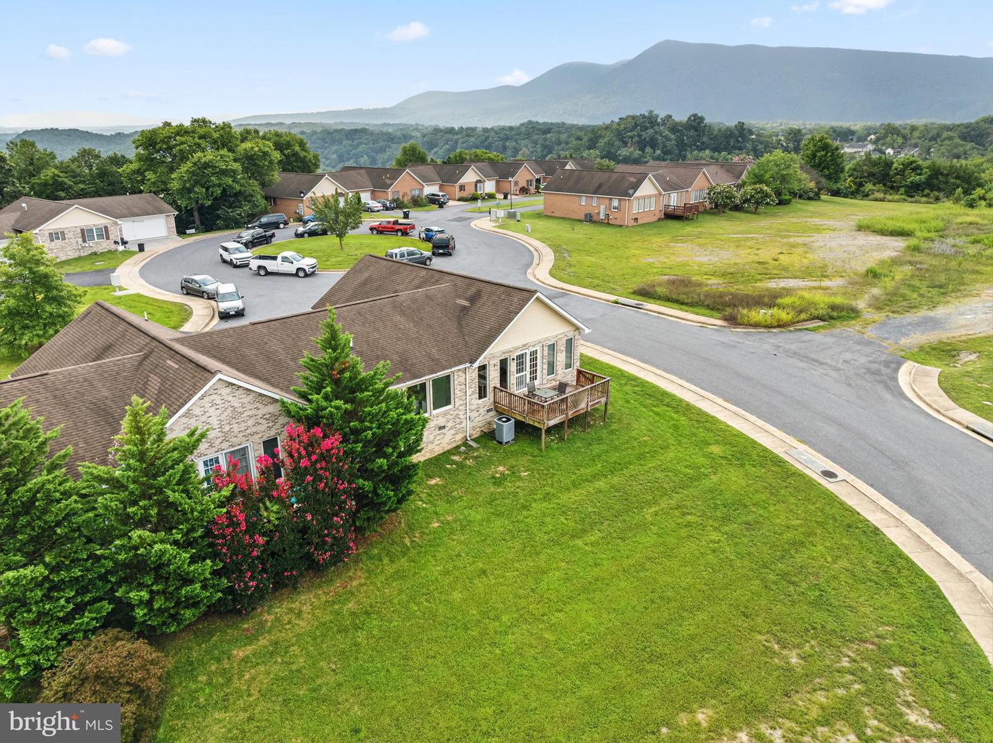 15-B1 DEAKEN CIR, STRASBURG, Virginia 22657, 2 Bedrooms Bedrooms, 8 Rooms Rooms,2 BathroomsBathrooms,Residential,For sale,15-B1 DEAKEN CIR,VASH2012182 MLS # VASH2012182