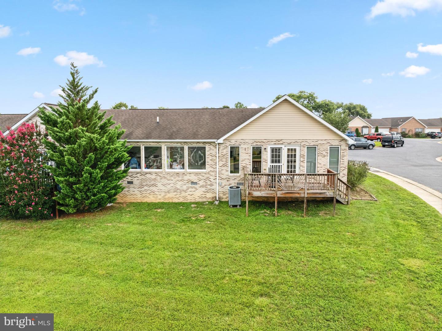 15-B1 DEAKEN CIR, STRASBURG, Virginia 22657, 2 Bedrooms Bedrooms, 8 Rooms Rooms,2 BathroomsBathrooms,Residential,For sale,15-B1 DEAKEN CIR,VASH2012182 MLS # VASH2012182