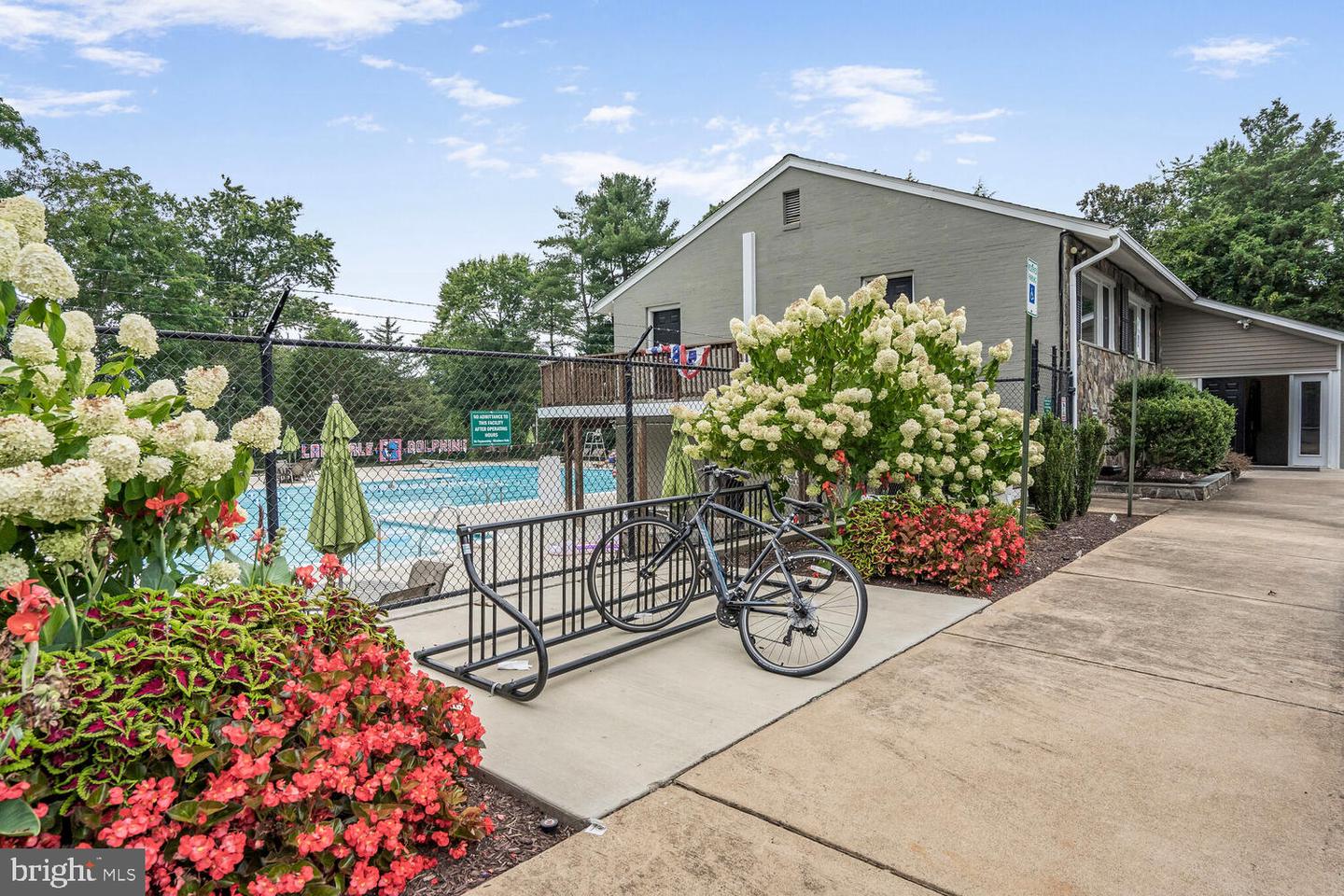 2615 E MEREDITH DR, VIENNA, Virginia 22181, 5 Bedrooms Bedrooms, ,3 BathroomsBathrooms,Residential,For sale,2615 E MEREDITH DR,VAFX2259358 MLS # VAFX2259358