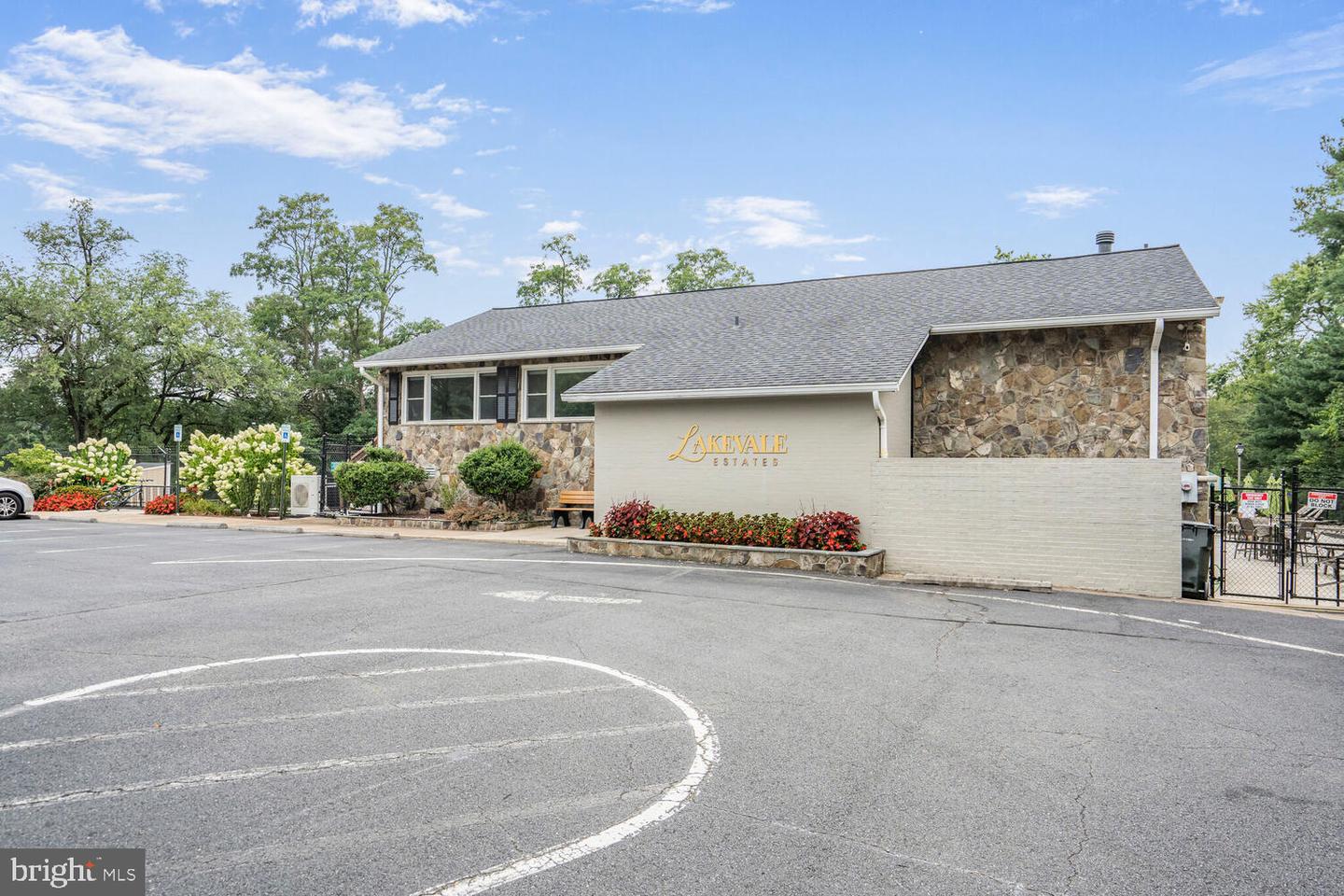 2615 E MEREDITH DR, VIENNA, Virginia 22181, 5 Bedrooms Bedrooms, ,3 BathroomsBathrooms,Residential,For sale,2615 E MEREDITH DR,VAFX2259358 MLS # VAFX2259358