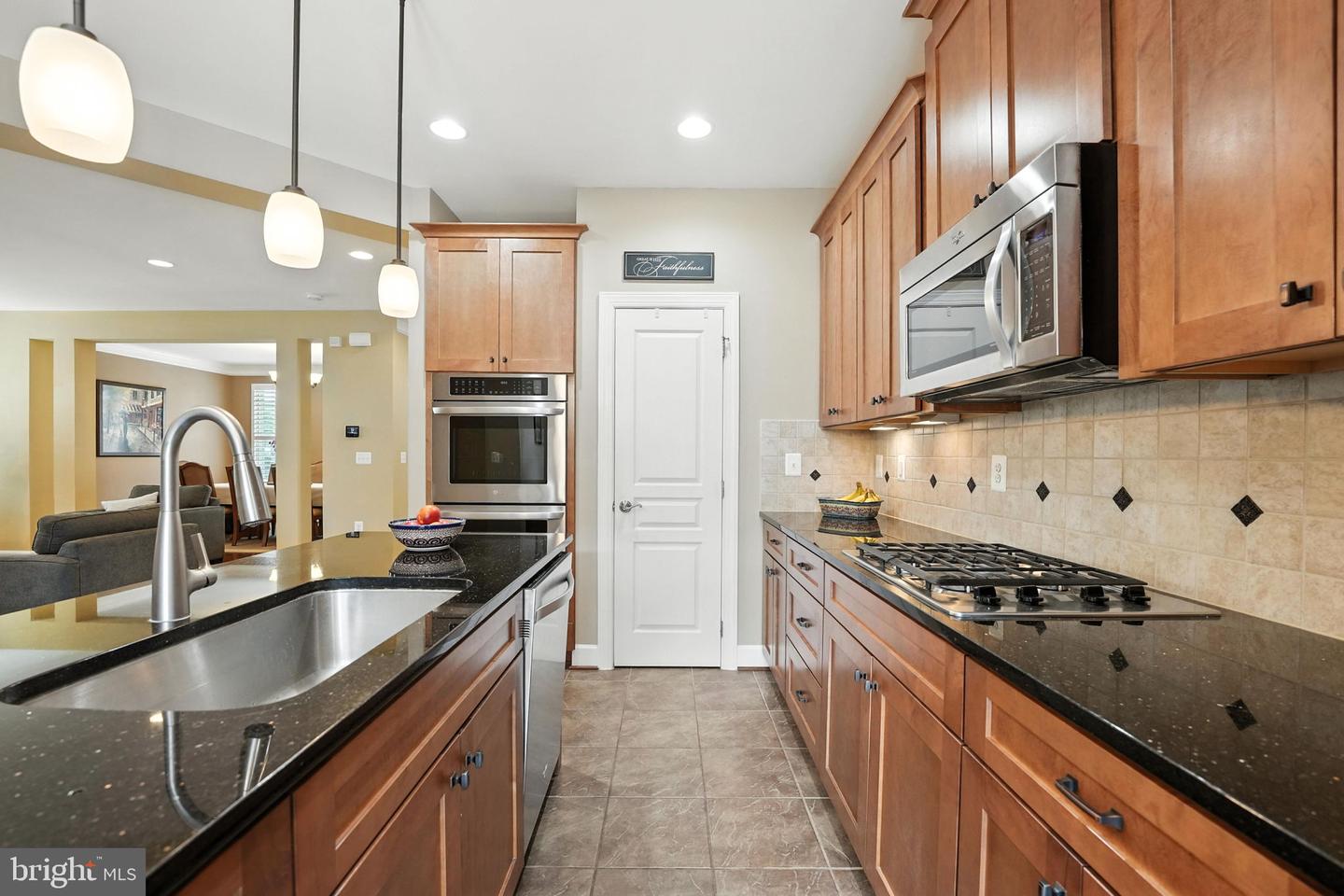 15318 MARIBELLE PL, WOODBRIDGE, Virginia 22193, 4 Bedrooms Bedrooms, 17 Rooms Rooms,3 BathroomsBathrooms,Residential,For sale,15318 MARIBELLE PL,VAPW2100778 MLS # VAPW2100778