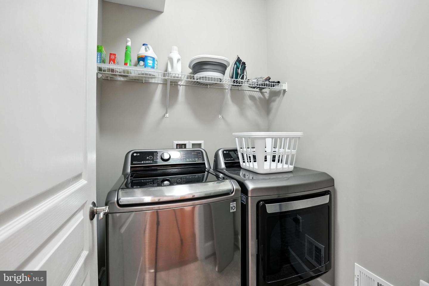 15318 MARIBELLE PL, WOODBRIDGE, Virginia 22193, 4 Bedrooms Bedrooms, 17 Rooms Rooms,3 BathroomsBathrooms,Residential,For sale,15318 MARIBELLE PL,VAPW2100778 MLS # VAPW2100778