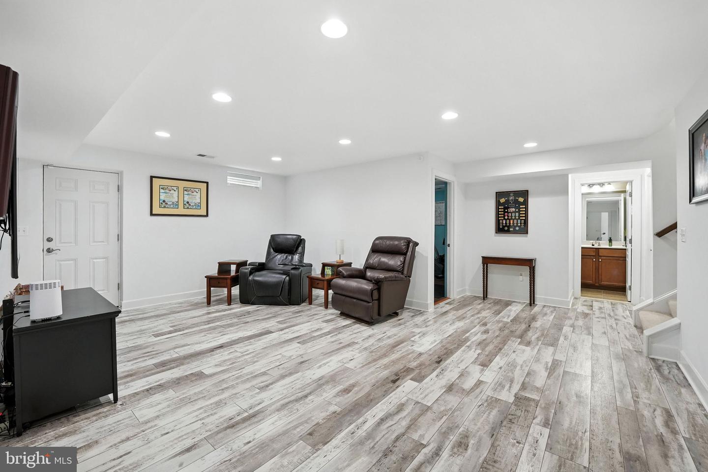 15318 MARIBELLE PL, WOODBRIDGE, Virginia 22193, 4 Bedrooms Bedrooms, 17 Rooms Rooms,3 BathroomsBathrooms,Residential,For sale,15318 MARIBELLE PL,VAPW2100778 MLS # VAPW2100778