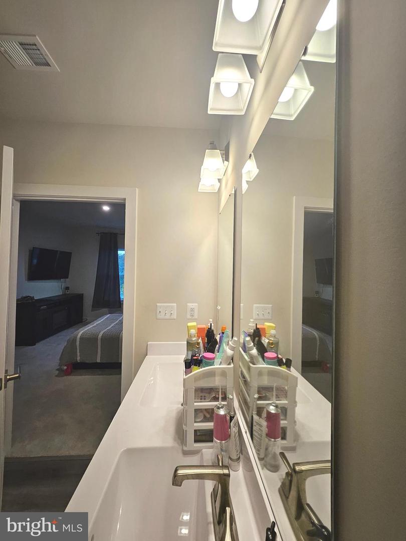 151 MCCORMICK CIR CIR #203, WINCHESTER, Virginia 22602, 2 Bedrooms Bedrooms, ,2 BathroomsBathrooms,Residential,For sale,151 MCCORMICK CIR CIR #203,VAFV2035956 MLS # VAFV2035956