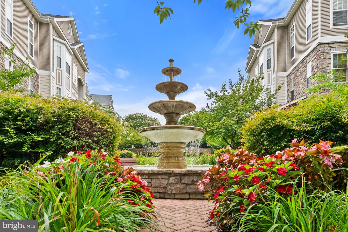 506 SUNSET VIEW TER SE #204, LEESBURG, Virginia 20175, 1 Bedroom Bedrooms, 2 Rooms Rooms,1 BathroomBathrooms,Residential,For sale,506 SUNSET VIEW TER SE #204,VALO2104228 MLS # VALO2104228