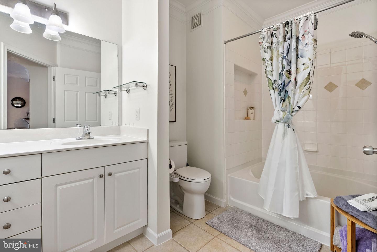 506 SUNSET VIEW TER SE #204, LEESBURG, Virginia 20175, 1 Bedroom Bedrooms, 2 Rooms Rooms,1 BathroomBathrooms,Residential,For sale,506 SUNSET VIEW TER SE #204,VALO2104228 MLS # VALO2104228