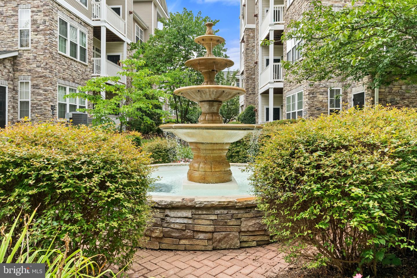 506 SUNSET VIEW TER SE #204, LEESBURG, Virginia 20175, 1 Bedroom Bedrooms, 2 Rooms Rooms,1 BathroomBathrooms,Residential,For sale,506 SUNSET VIEW TER SE #204,VALO2104228 MLS # VALO2104228