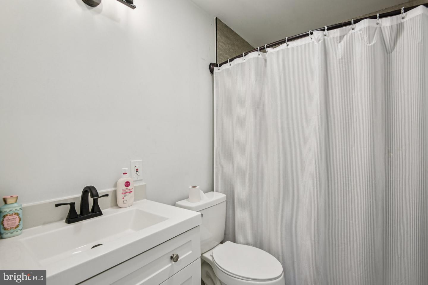 6715 WESTCOTT RD, FALLS CHURCH, Virginia 22042, 6 Bedrooms Bedrooms, ,4 BathroomsBathrooms,Residential,For sale,6715 WESTCOTT RD,VAFX2260260 MLS # VAFX2260260