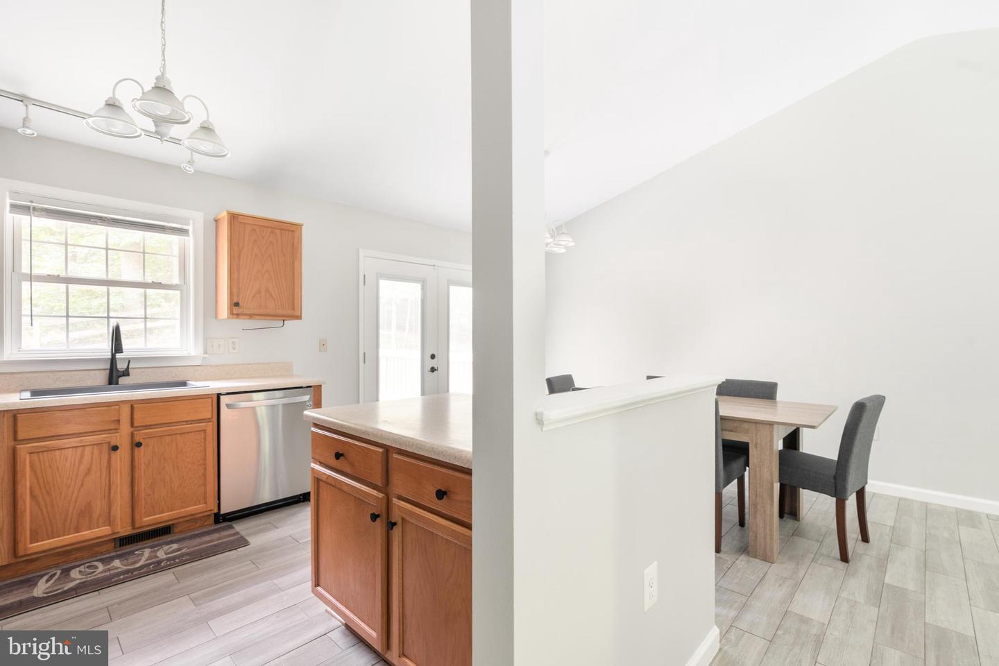 600 ABBEY DR, RUTHER GLEN, Virginia 22546, 4 Bedrooms Bedrooms, 8 Rooms Rooms,3 BathroomsBathrooms,Residential,For sale,600 ABBEY DR,VACV2008654 MLS # VACV2008654