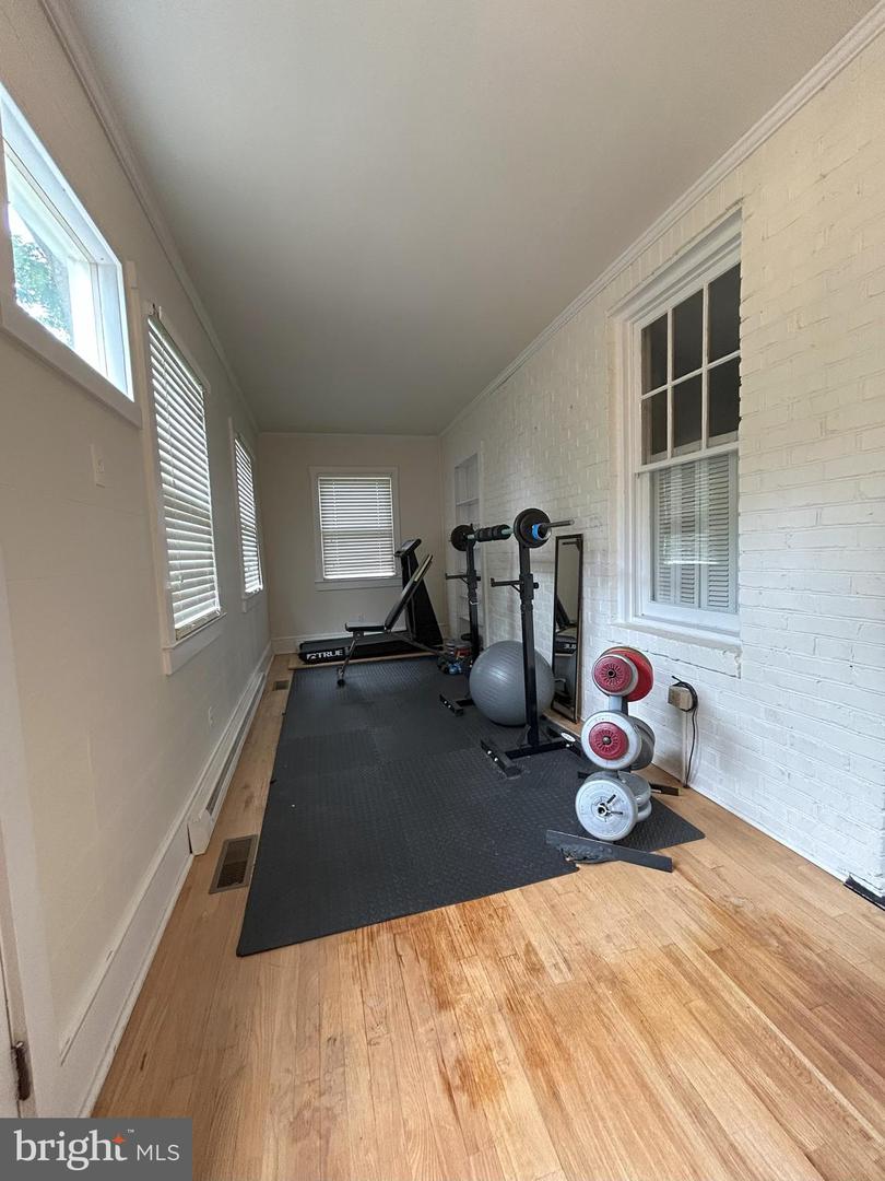 405 MACOY AVE, CULPEPER, Virginia 22701, 4 Bedrooms Bedrooms, 8 Rooms Rooms,3 BathroomsBathrooms,Residential,For sale,405 MACOY AVE,VACU2011252 MLS # VACU2011252