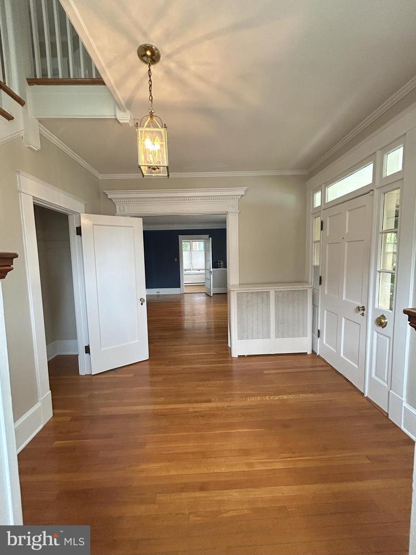 405 MACOY AVE, CULPEPER, Virginia 22701, 4 Bedrooms Bedrooms, 8 Rooms Rooms,3 BathroomsBathrooms,Residential,For sale,405 MACOY AVE,VACU2011252 MLS # VACU2011252