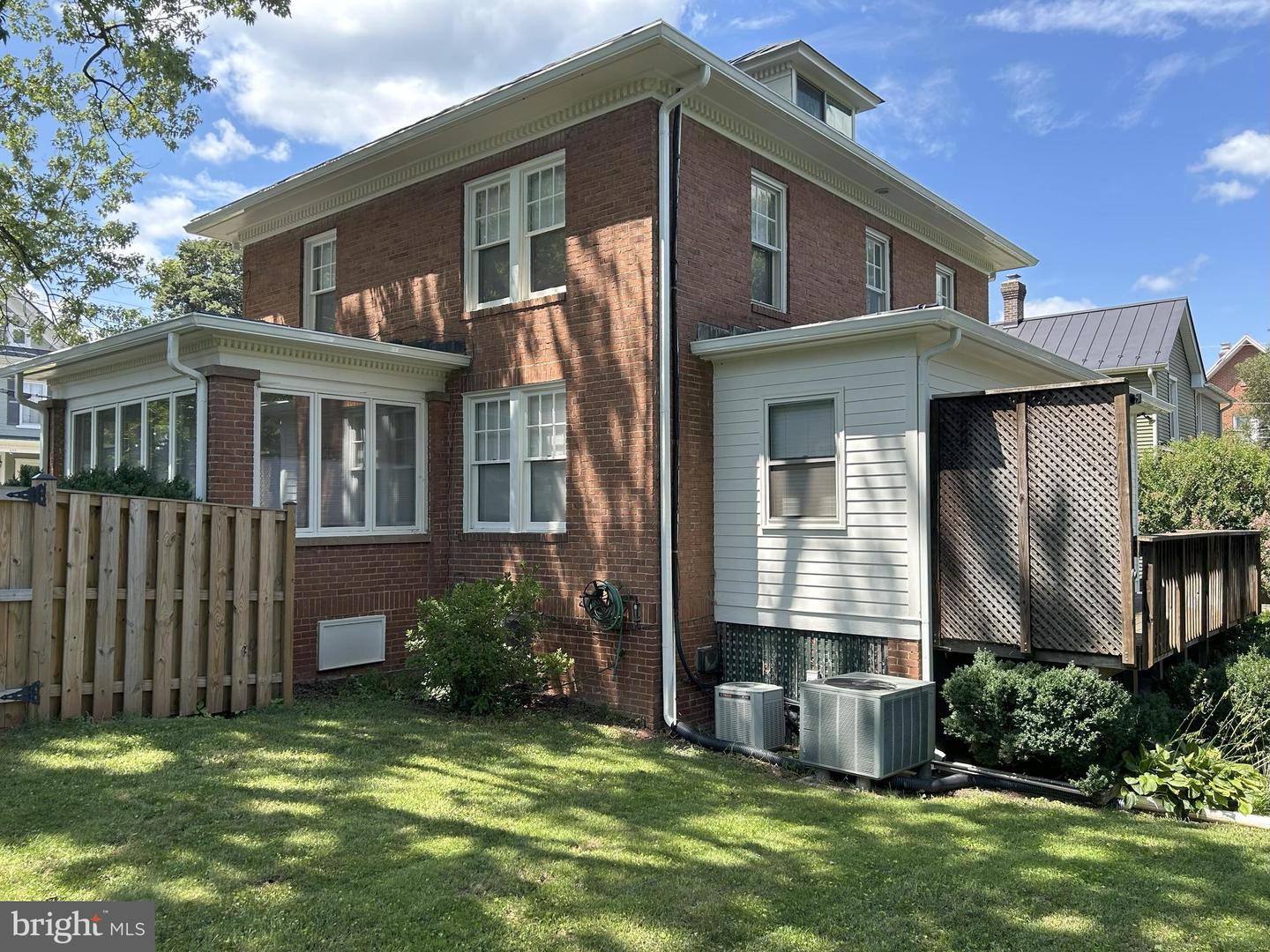 405 MACOY AVE, CULPEPER, Virginia 22701, 4 Bedrooms Bedrooms, 8 Rooms Rooms,3 BathroomsBathrooms,Residential,For sale,405 MACOY AVE,VACU2011252 MLS # VACU2011252