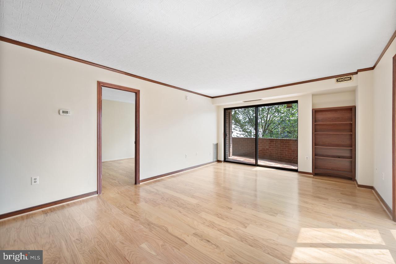 2320 WISCONSIN AVE NW #206, WASHINGTON, District Of Columbia 20007, 1 Bedroom Bedrooms, ,1 BathroomBathrooms,Residential,For sale,2320 WISCONSIN AVE NW #206,DCDC2214220 MLS # DCDC2214220