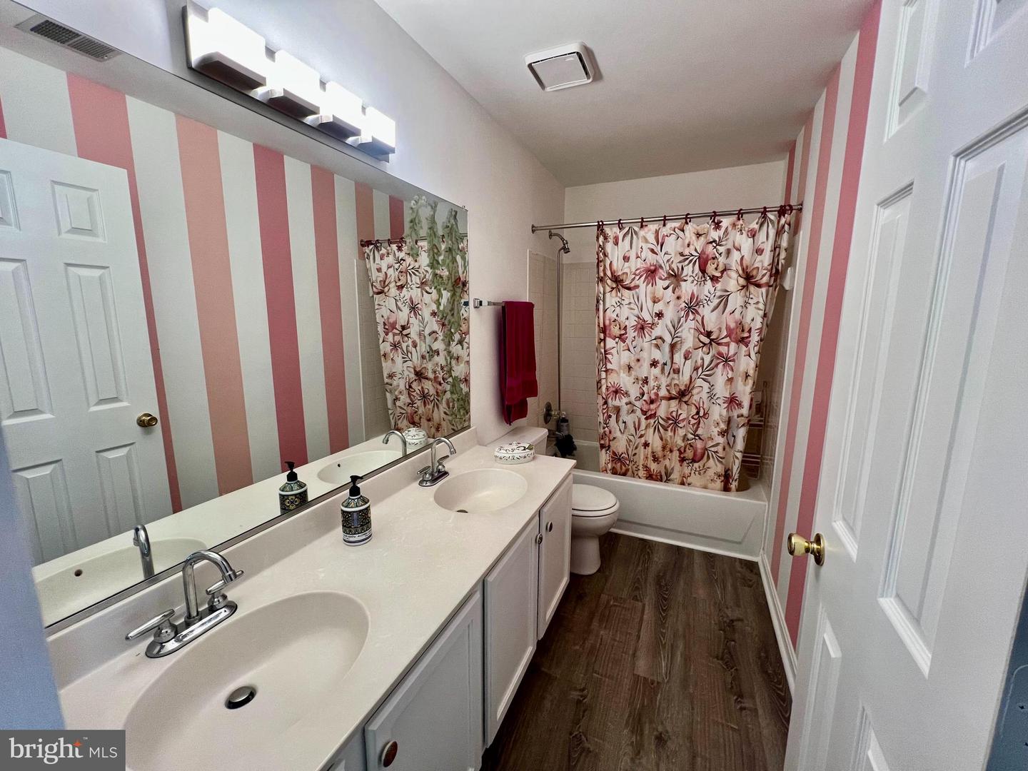 47379 DARKHOLLOW FALLS TER, STERLING, Virginia 20165, 4 Bedrooms Bedrooms, ,3 BathroomsBathrooms,Residential,For sale,47379 DARKHOLLOW FALLS TER,VALO2104160 MLS # VALO2104160