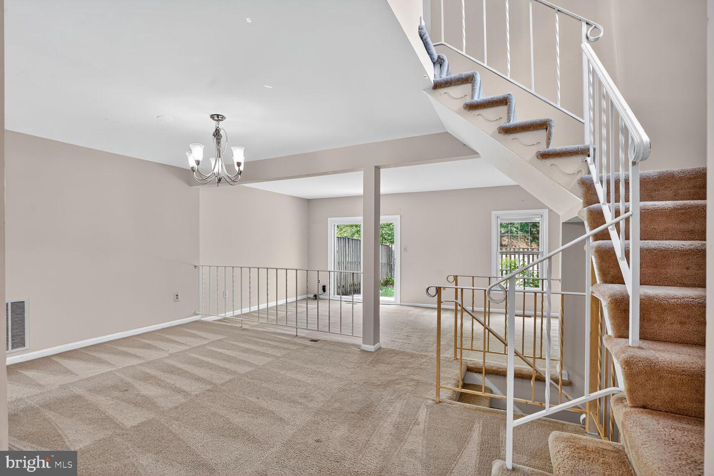 7937 BETHELEN WOODS LN, SPRINGFIELD, Virginia 22153, 3 Bedrooms Bedrooms, ,2 BathroomsBathrooms,Residential,For sale,7937 BETHELEN WOODS LN,VAFX2260120 MLS # VAFX2260120