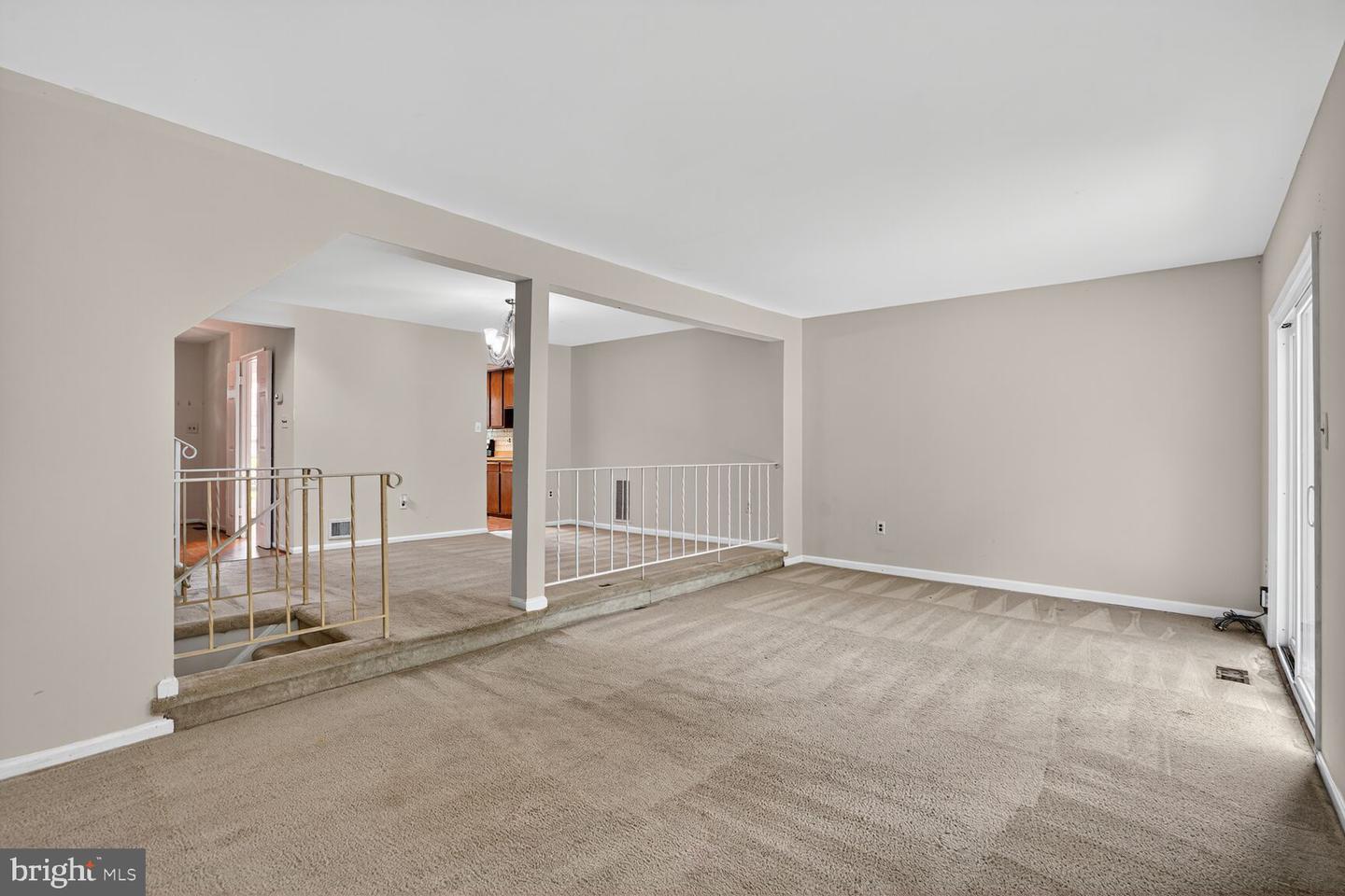 7937 BETHELEN WOODS LN, SPRINGFIELD, Virginia 22153, 3 Bedrooms Bedrooms, ,2 BathroomsBathrooms,Residential,For sale,7937 BETHELEN WOODS LN,VAFX2260120 MLS # VAFX2260120