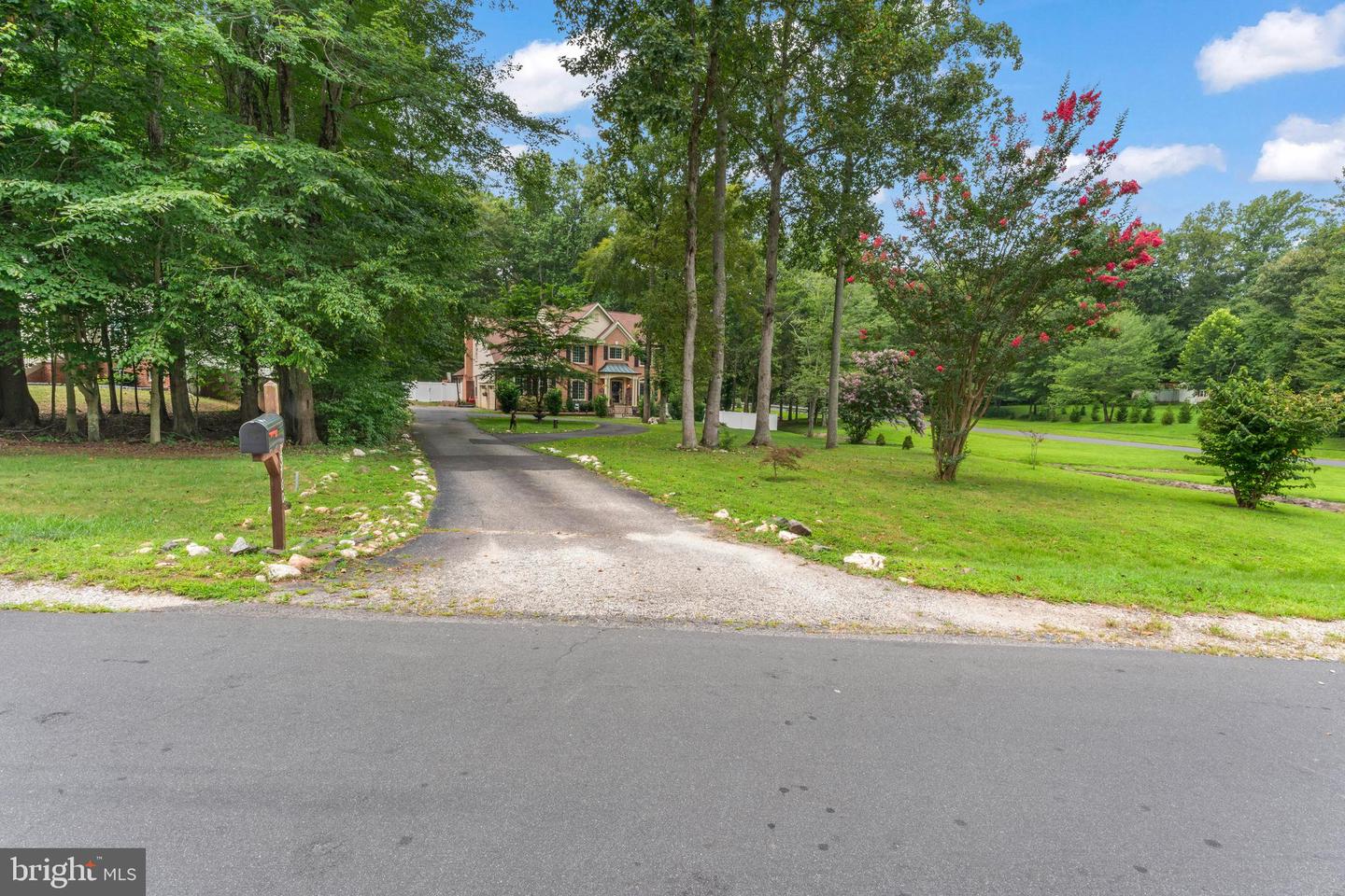 13760 HOLLY FOREST DR, MANASSAS, Virginia 20112, 6 Bedrooms Bedrooms, ,3 BathroomsBathrooms,Residential,For sale,13760 HOLLY FOREST DR,VAPW2101108 MLS # VAPW2101108