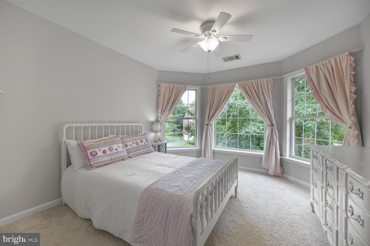 47536 HIDDEN COVE CT, STERLING, Virginia 20165, 5 Bedrooms Bedrooms, ,3 BathroomsBathrooms,Residential,For sale,47536 HIDDEN COVE CT,VALO2104210 MLS # VALO2104210