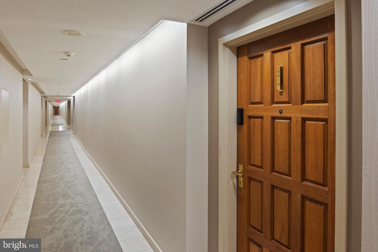 1530 KEY BLVD #1318, ARLINGTON, Virginia 22209, 2 Bedrooms Bedrooms, ,3 BathroomsBathrooms,Residential,For sale,1530 KEY BLVD #1318,VAAR2062098 MLS # VAAR2062098