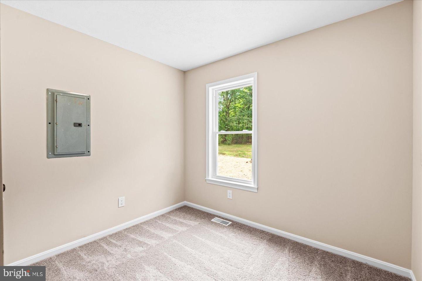 17009 DOUGLAS RD, BARBOURSVILLE, Virginia 22923, 3 Bedrooms Bedrooms, 4 Rooms Rooms,1 BathroomBathrooms,Residential,For sale,17009 DOUGLAS RD,VAOR2010444 MLS # VAOR2010444