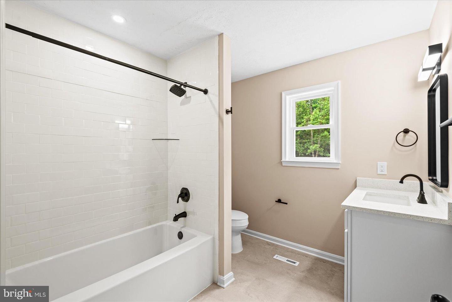 17009 DOUGLAS RD, BARBOURSVILLE, Virginia 22923, 3 Bedrooms Bedrooms, 4 Rooms Rooms,1 BathroomBathrooms,Residential,For sale,17009 DOUGLAS RD,VAOR2010444 MLS # VAOR2010444