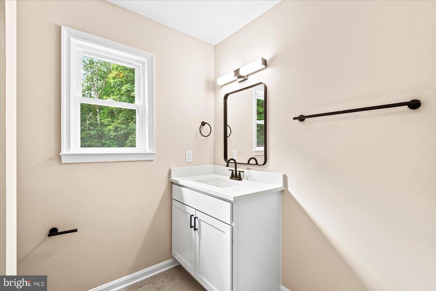 17009 DOUGLAS RD, BARBOURSVILLE, Virginia 22923, 3 Bedrooms Bedrooms, 4 Rooms Rooms,1 BathroomBathrooms,Residential,For sale,17009 DOUGLAS RD,VAOR2010444 MLS # VAOR2010444