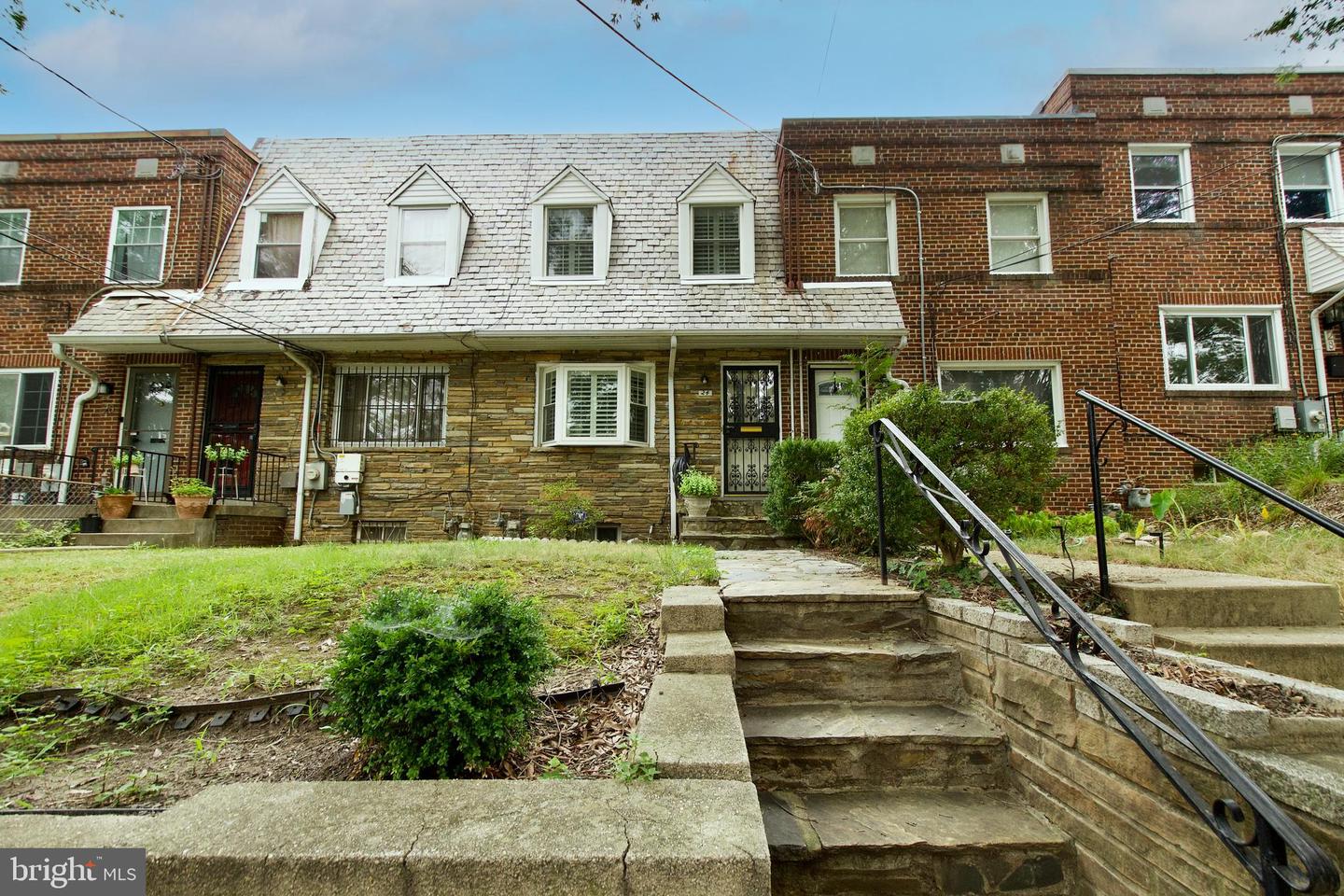 24 CRITTENDEN ST NE, WASHINGTON, District Of Columbia 20011, 2 Bedrooms Bedrooms, ,2 BathroomsBathrooms,Residential,For sale,24 CRITTENDEN ST NE,DCDC2214670 MLS # DCDC2214670