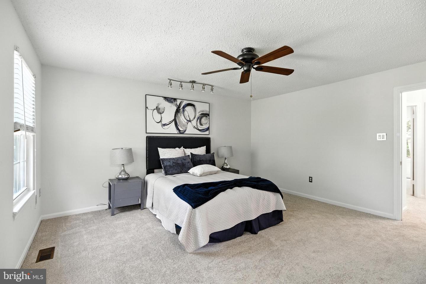 5842 WYE OAK COMMONS CT #21, BURKE, Virginia 22015, 3 Bedrooms Bedrooms, ,2 BathroomsBathrooms,Residential,For sale,5842 WYE OAK COMMONS CT #21,VAFX2260582 MLS # VAFX2260582