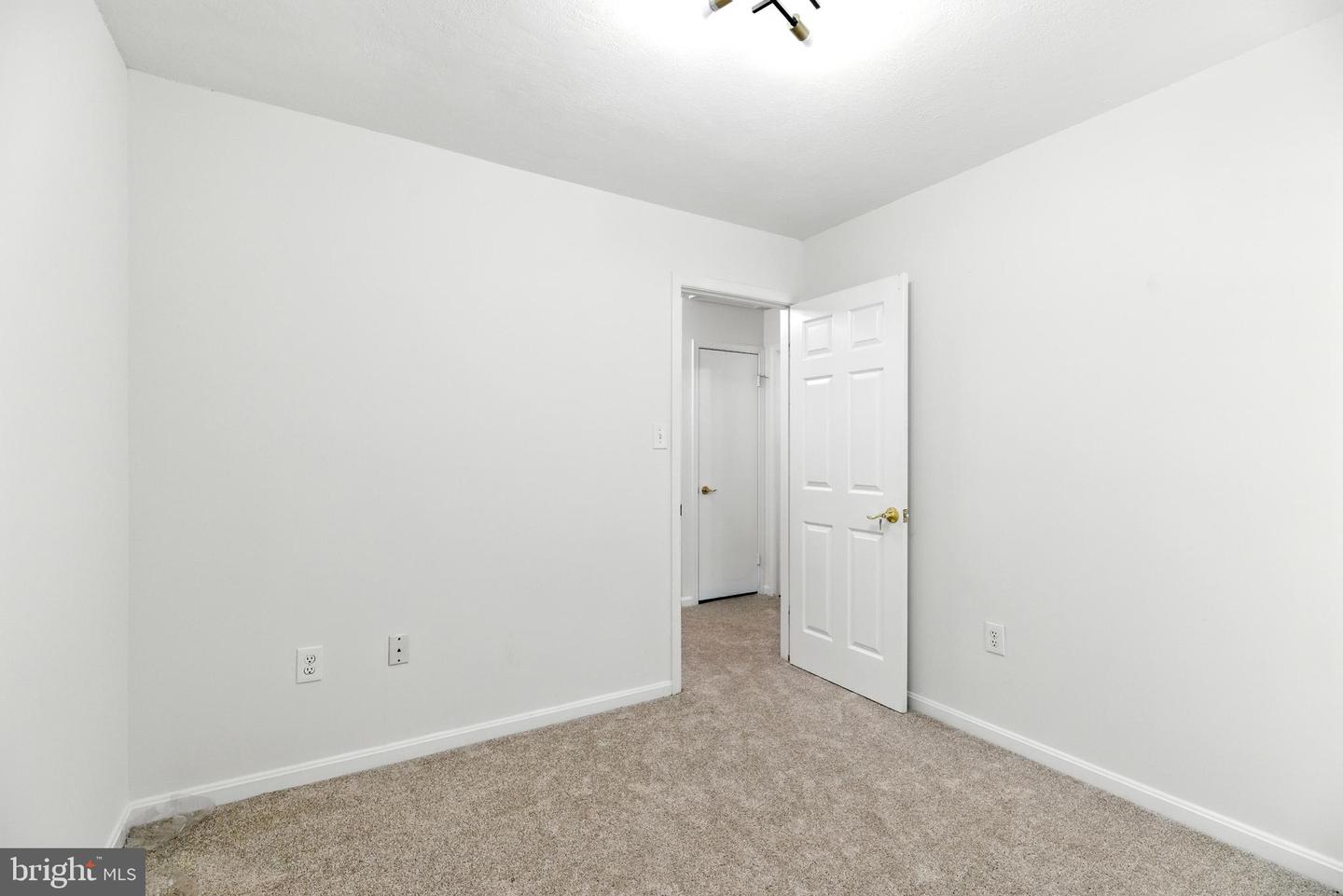5842 WYE OAK COMMONS CT #21, BURKE, Virginia 22015, 3 Bedrooms Bedrooms, ,2 BathroomsBathrooms,Residential,For sale,5842 WYE OAK COMMONS CT #21,VAFX2260582 MLS # VAFX2260582