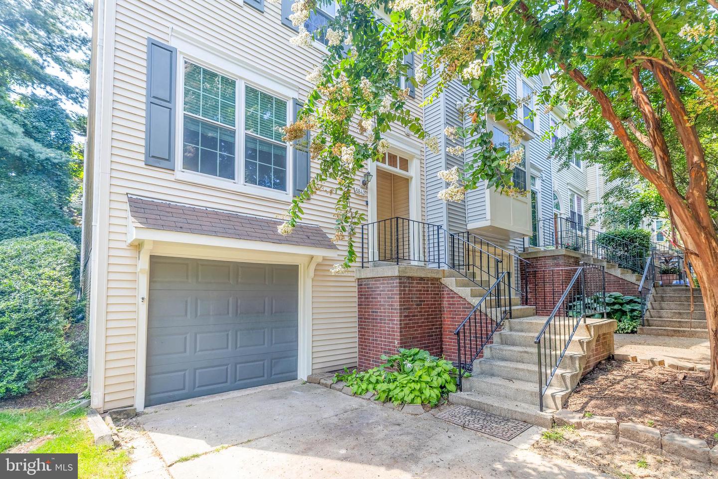 5842 WYE OAK COMMONS CT #21, BURKE, Virginia 22015, 3 Bedrooms Bedrooms, ,2 BathroomsBathrooms,Residential,For sale,5842 WYE OAK COMMONS CT #21,VAFX2260582 MLS # VAFX2260582