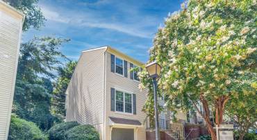 5842 WYE OAK COMMONS CT #21, BURKE, Virginia 22015, 3 Bedrooms Bedrooms, ,2 BathroomsBathrooms,Residential,For sale,5842 WYE OAK COMMONS CT #21,VAFX2260582 MLS # VAFX2260582
