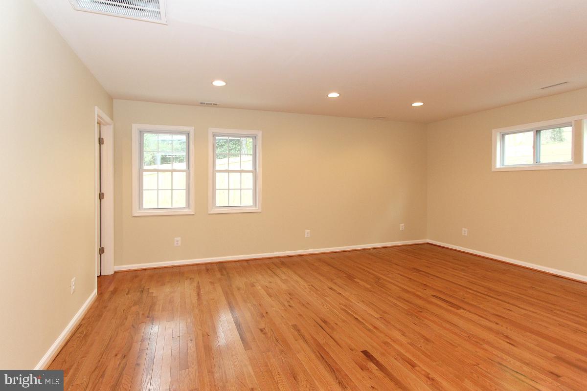 ALEXANDRIA, Virginia 22304, 4 Bedrooms Bedrooms, ,2 BathroomsBathrooms,Residential,For sale,VAAX2048456 MLS # VAAX2048456
