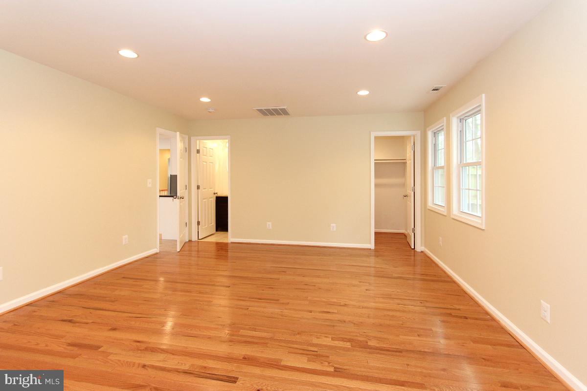 ALEXANDRIA, Virginia 22304, 4 Bedrooms Bedrooms, ,2 BathroomsBathrooms,Residential,For sale,VAAX2048456 MLS # VAAX2048456