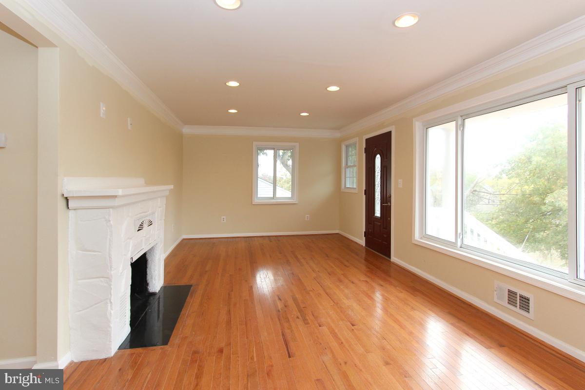 ALEXANDRIA, Virginia 22304, 4 Bedrooms Bedrooms, ,2 BathroomsBathrooms,Residential,For sale,VAAX2048456 MLS # VAAX2048456