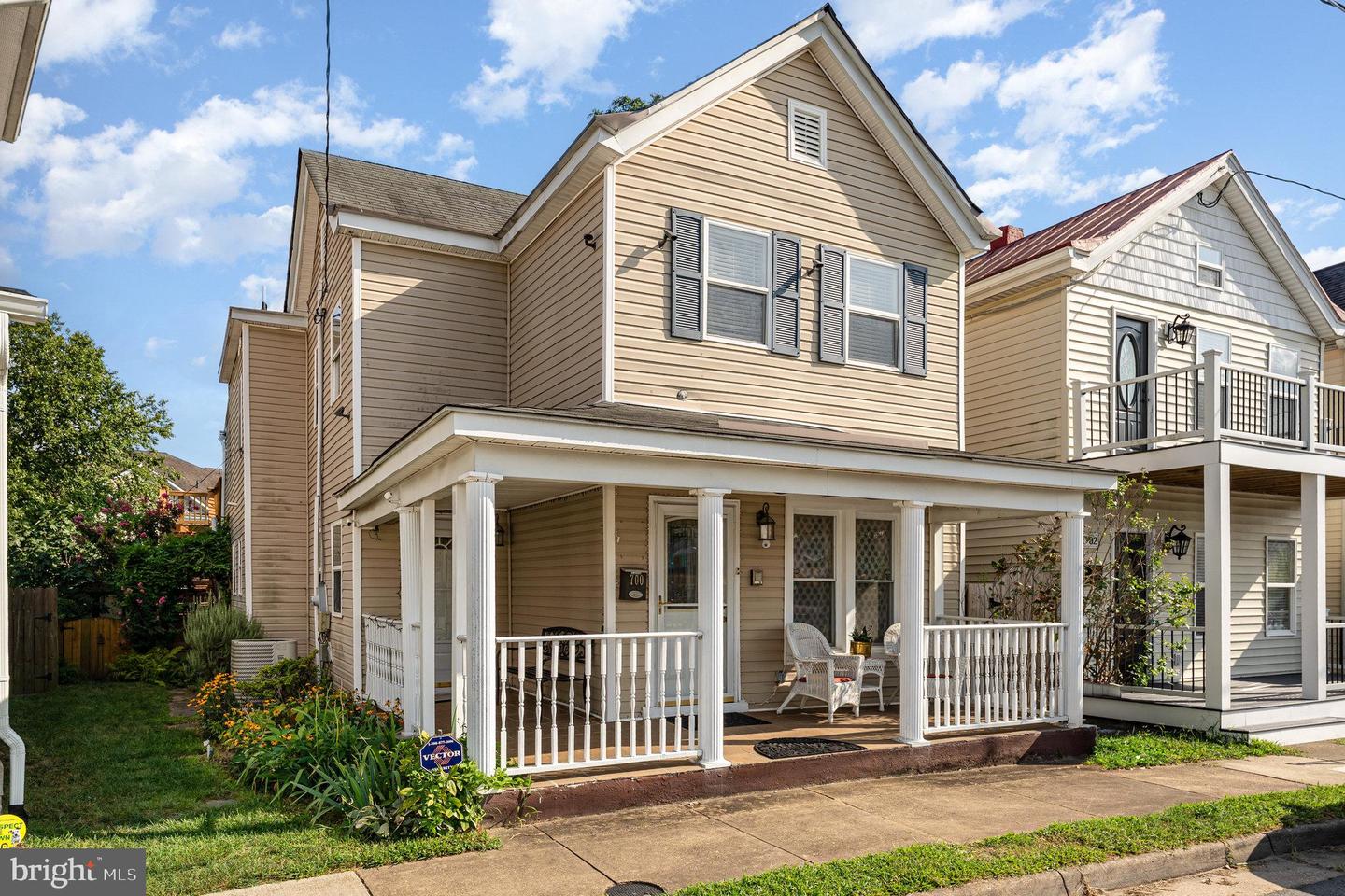 700 LAFAYETTE BLVD, FREDERICKSBURG, Virginia 22401, 4 Bedrooms Bedrooms, ,3 BathroomsBathrooms,Residential,For sale,700 LAFAYETTE BLVD,VAFB2008750 MLS # VAFB2008750