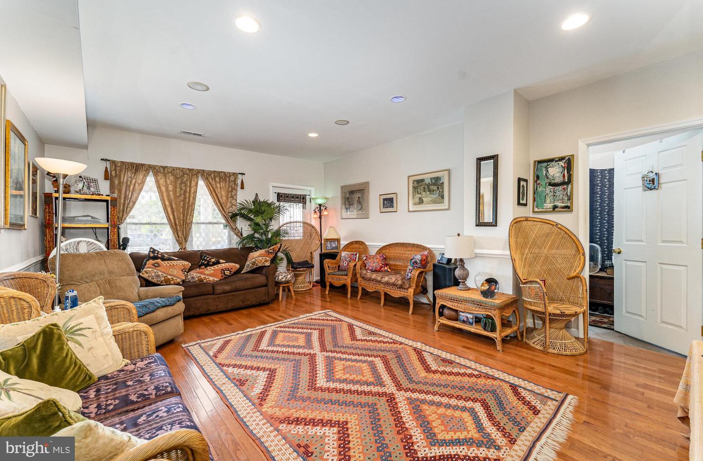 700 LAFAYETTE BLVD, FREDERICKSBURG, Virginia 22401, 4 Bedrooms Bedrooms, ,3 BathroomsBathrooms,Residential,For sale,700 LAFAYETTE BLVD,VAFB2008750 MLS # VAFB2008750