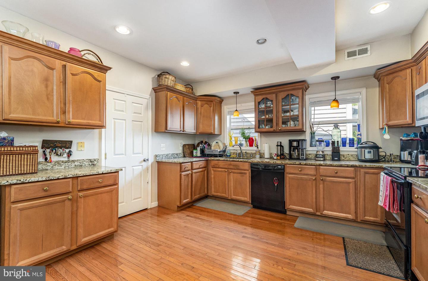 700 LAFAYETTE BLVD, FREDERICKSBURG, Virginia 22401, 4 Bedrooms Bedrooms, ,3 BathroomsBathrooms,Residential,For sale,700 LAFAYETTE BLVD,VAFB2008750 MLS # VAFB2008750