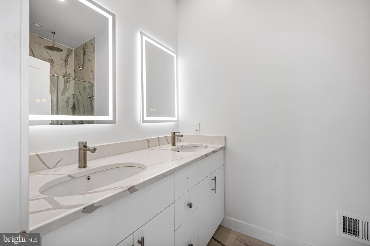 5508 CLAY PL NE, WASHINGTON, District Of Columbia 20019, 5 Bedrooms Bedrooms, ,3 BathroomsBathrooms,Residential,For sale,5508 CLAY PL NE,DCDC2214708 MLS # DCDC2214708