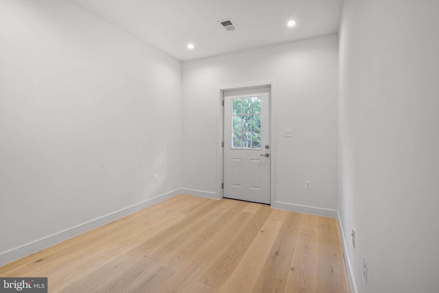 5508 CLAY PL NE, WASHINGTON, District Of Columbia 20019, 5 Bedrooms Bedrooms, ,3 BathroomsBathrooms,Residential,For sale,5508 CLAY PL NE,DCDC2214708 MLS # DCDC2214708