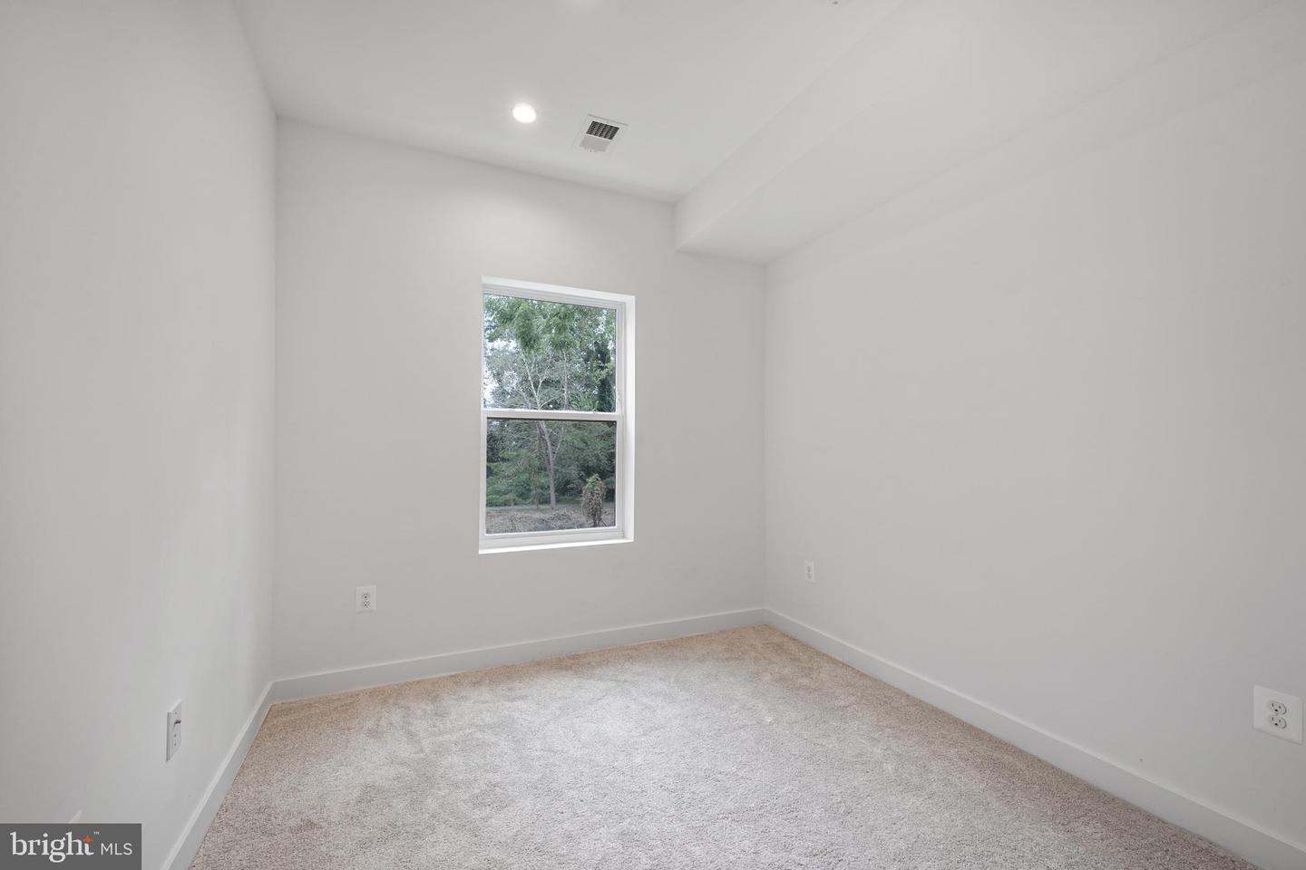 5508 CLAY PL NE, WASHINGTON, District Of Columbia 20019, 5 Bedrooms Bedrooms, ,3 BathroomsBathrooms,Residential,For sale,5508 CLAY PL NE,DCDC2214708 MLS # DCDC2214708
