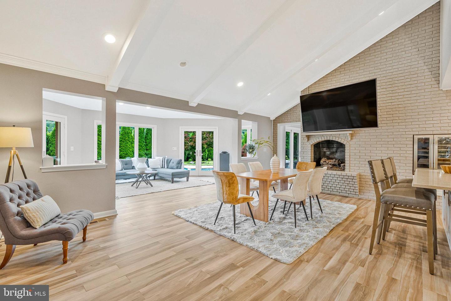 6280 DUNAWAY CT, MCLEAN, Virginia 22101, 5 Bedrooms Bedrooms, ,4 BathroomsBathrooms,Residential,For sale,6280 DUNAWAY CT,VAFX2260666 MLS # VAFX2260666