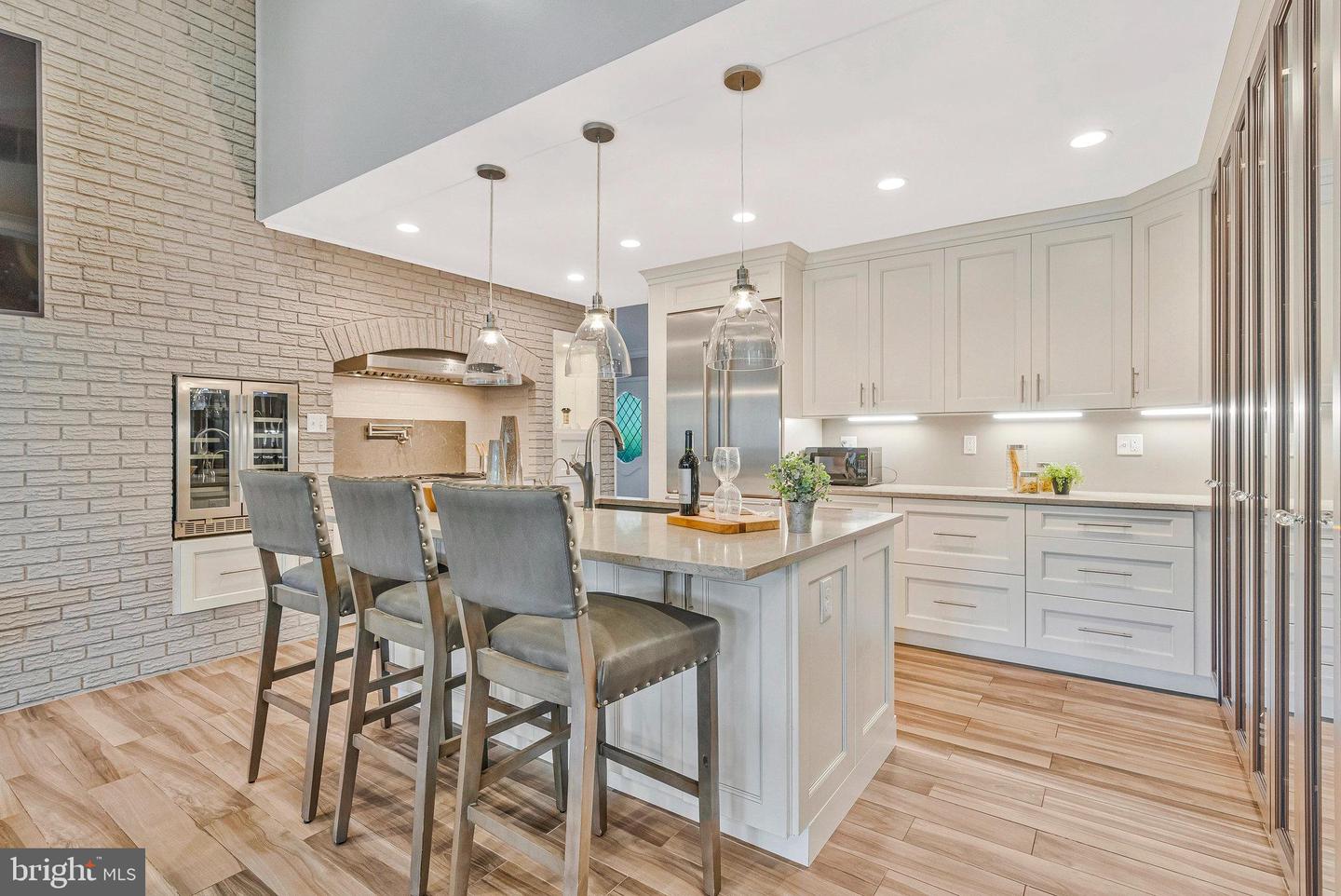 6280 DUNAWAY CT, MCLEAN, Virginia 22101, 5 Bedrooms Bedrooms, ,4 BathroomsBathrooms,Residential,For sale,6280 DUNAWAY CT,VAFX2260666 MLS # VAFX2260666