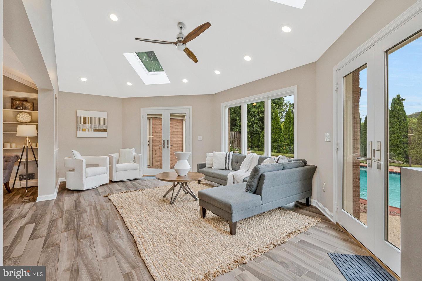 6280 DUNAWAY CT, MCLEAN, Virginia 22101, 5 Bedrooms Bedrooms, ,4 BathroomsBathrooms,Residential,For sale,6280 DUNAWAY CT,VAFX2260666 MLS # VAFX2260666