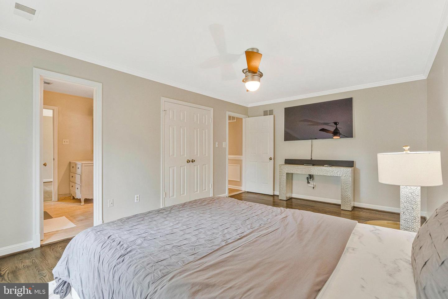 6280 DUNAWAY CT, MCLEAN, Virginia 22101, 5 Bedrooms Bedrooms, ,4 BathroomsBathrooms,Residential,For sale,6280 DUNAWAY CT,VAFX2260666 MLS # VAFX2260666