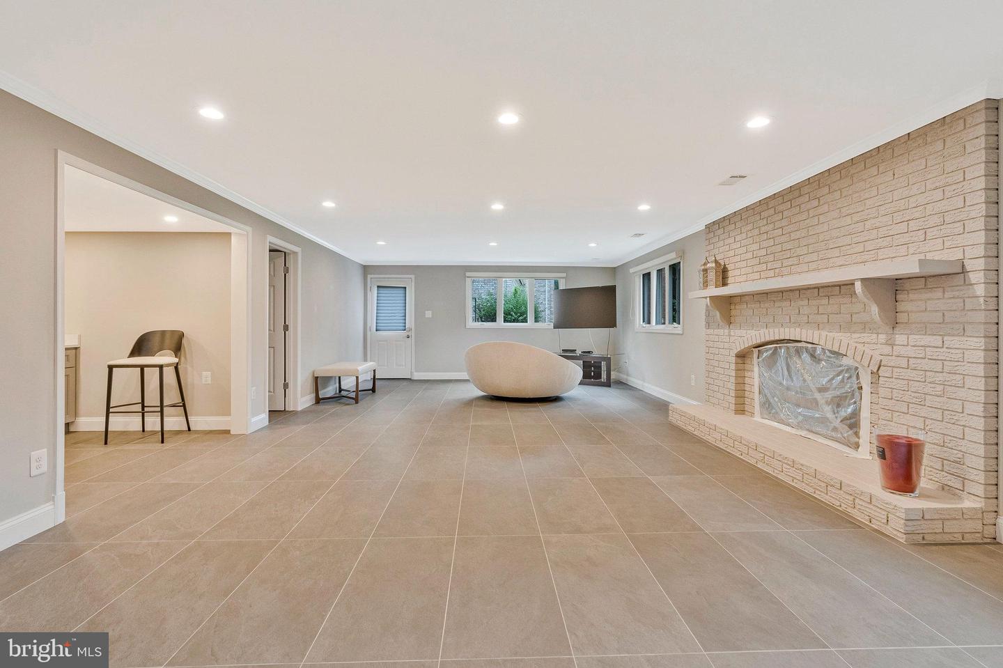 6280 DUNAWAY CT, MCLEAN, Virginia 22101, 5 Bedrooms Bedrooms, ,4 BathroomsBathrooms,Residential,For sale,6280 DUNAWAY CT,VAFX2260666 MLS # VAFX2260666